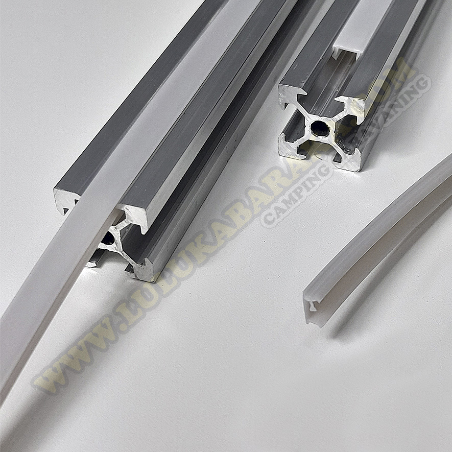 Cache-rainure gris pour profilé en aluminium